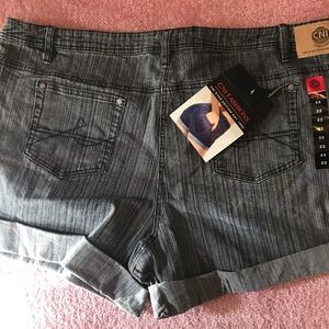 CNI Fashions Jean Shorts!